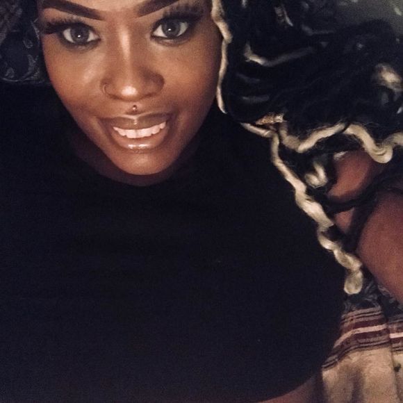 Meet your Posher, Monica - Picture 1 of 1